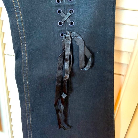 Cool denim pants with ribbon detail - Picture 3 of 4